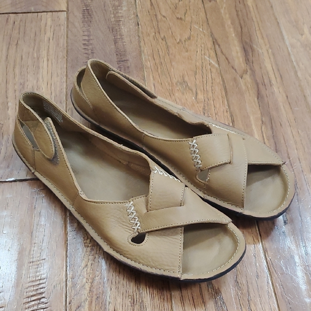 ZenKomfort By Klogs Tan Comfort Sandals